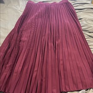 Elegant Pleated Skirt in Rich Burgundy